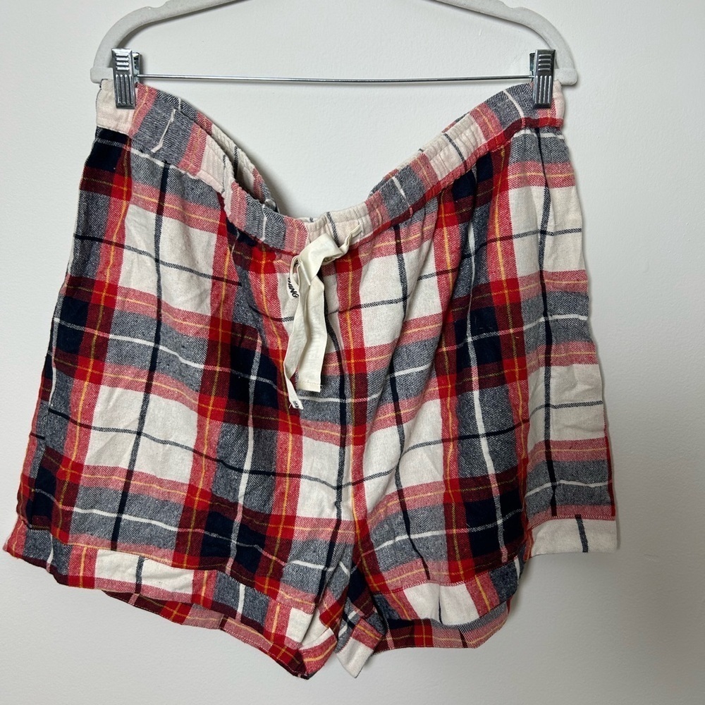 PrettyLittleThing Plaid Shorts